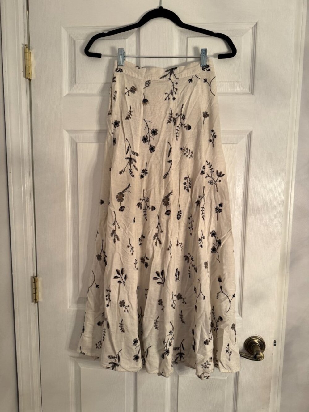 Zara White Embroidered Floral Maxi Skirt - Picture 2 of 5